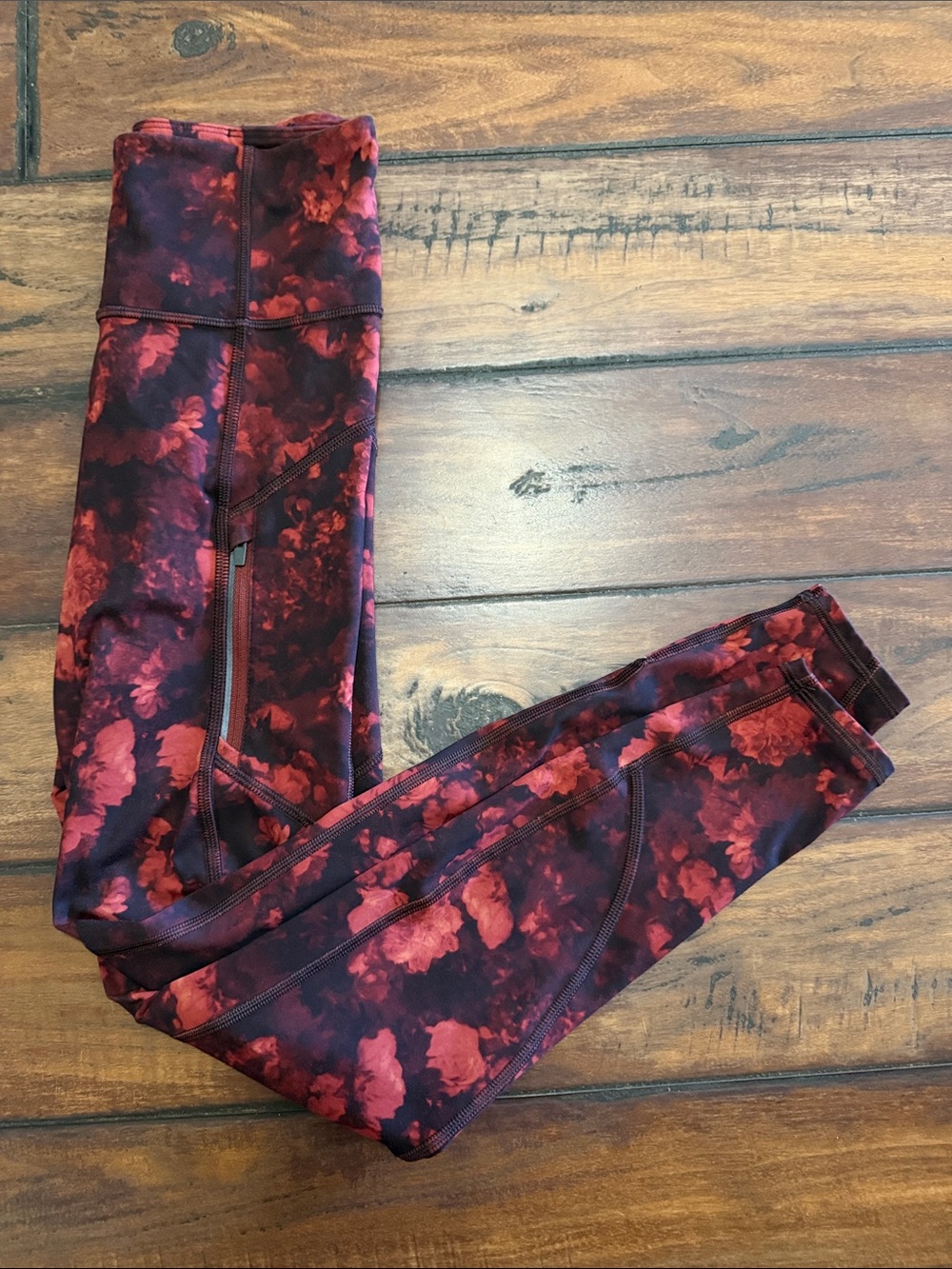 Athleta Women's  Like New Red/Black Performance Leggings With Zipper Pockets